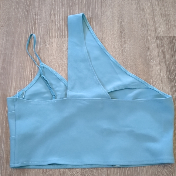 NWT Abercrombie & Fitch Crop Tank Top Women's Large Blue Assemetrical Summer - Picture 2 of 7